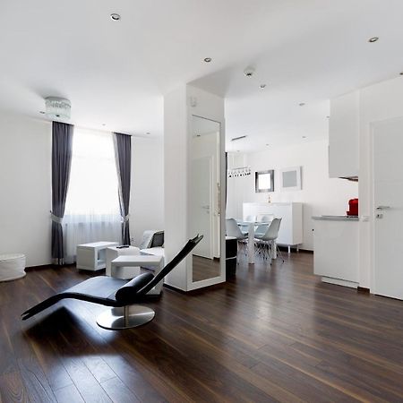 Budapest Central Square 2 Bedrooms Suite - Michaelides Voeroesmarty Square Residences Exterior photo