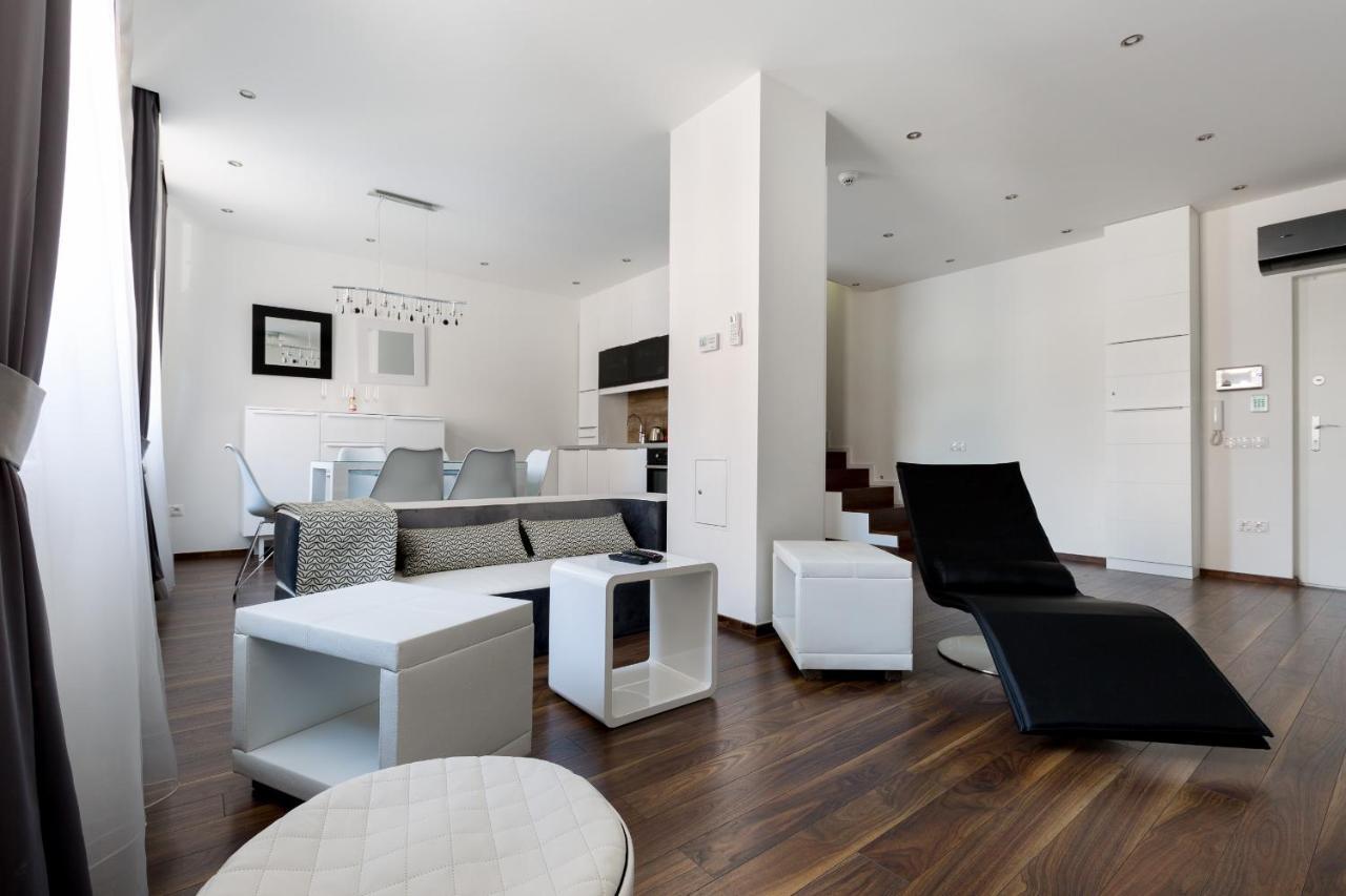 Budapest Central Square 2 Bedrooms Suite - Michaelides Voeroesmarty Square Residences Exterior photo