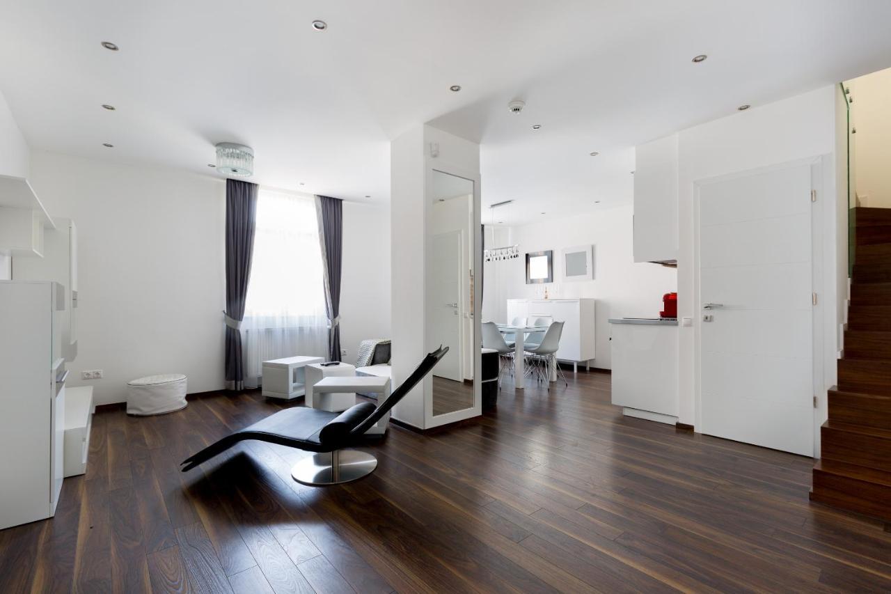 Budapest Central Square 2 Bedrooms Suite - Michaelides Voeroesmarty Square Residences Exterior photo