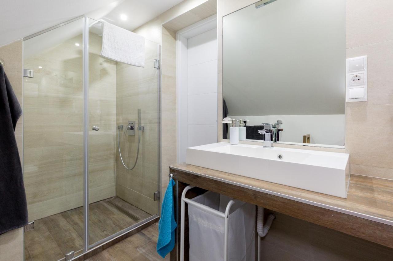 Budapest Central Square 2 Bedrooms Suite - Michaelides Voeroesmarty Square Residences Exterior photo
