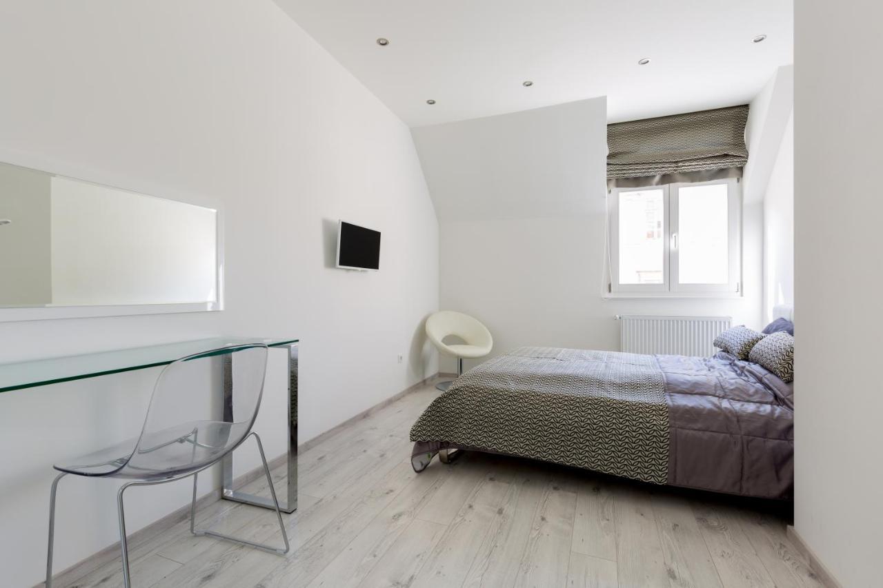 Budapest Central Square 2 Bedrooms Suite - Michaelides Voeroesmarty Square Residences Exterior photo