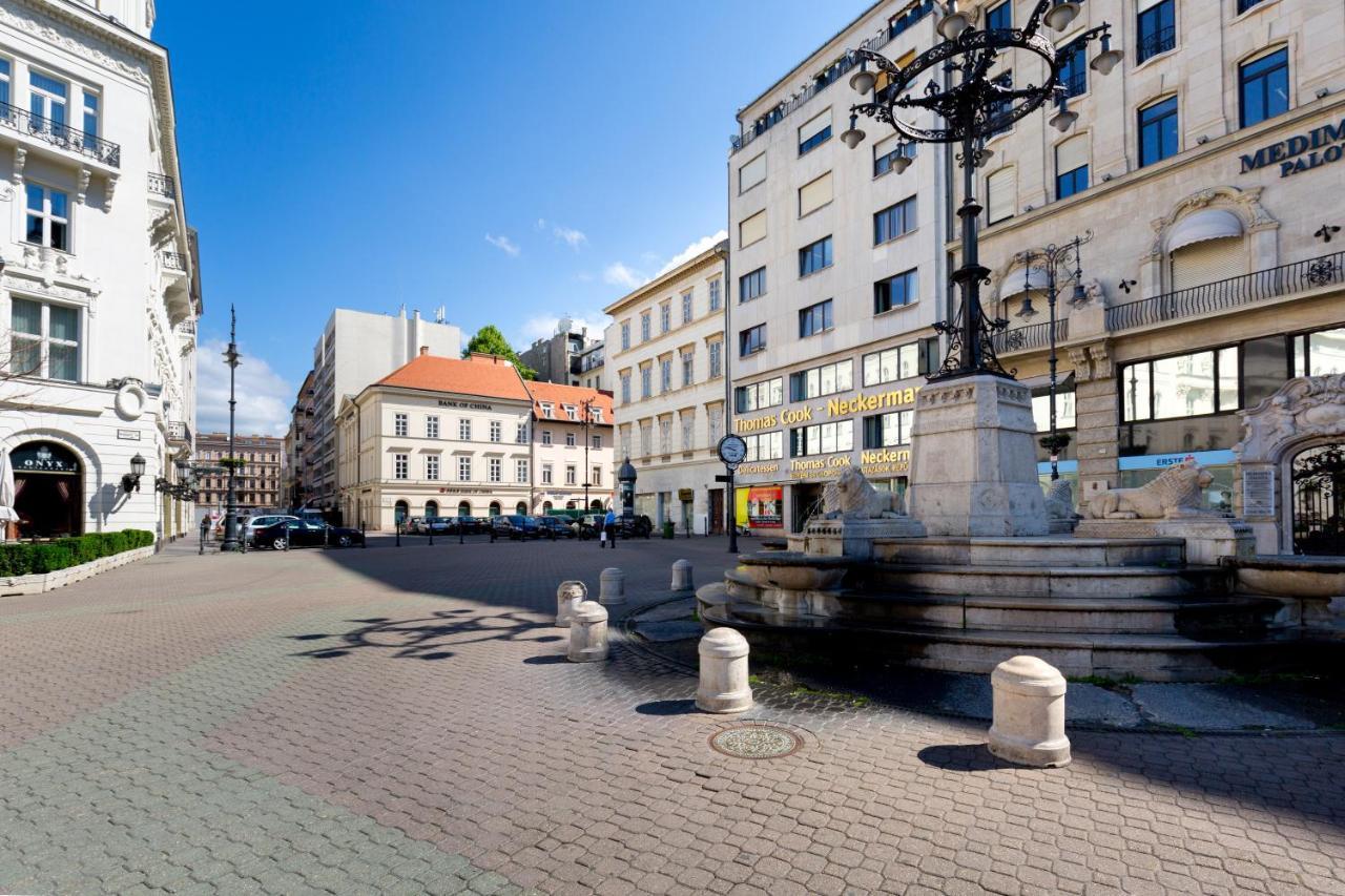Budapest Central Square 2 Bedrooms Suite - Michaelides Voeroesmarty Square Residences Exterior photo