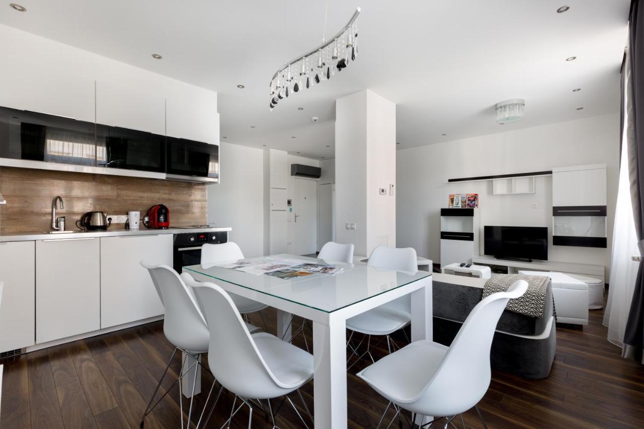 Budapest Central Square 2 Bedrooms Suite - Michaelides Voeroesmarty Square Residences Exterior photo