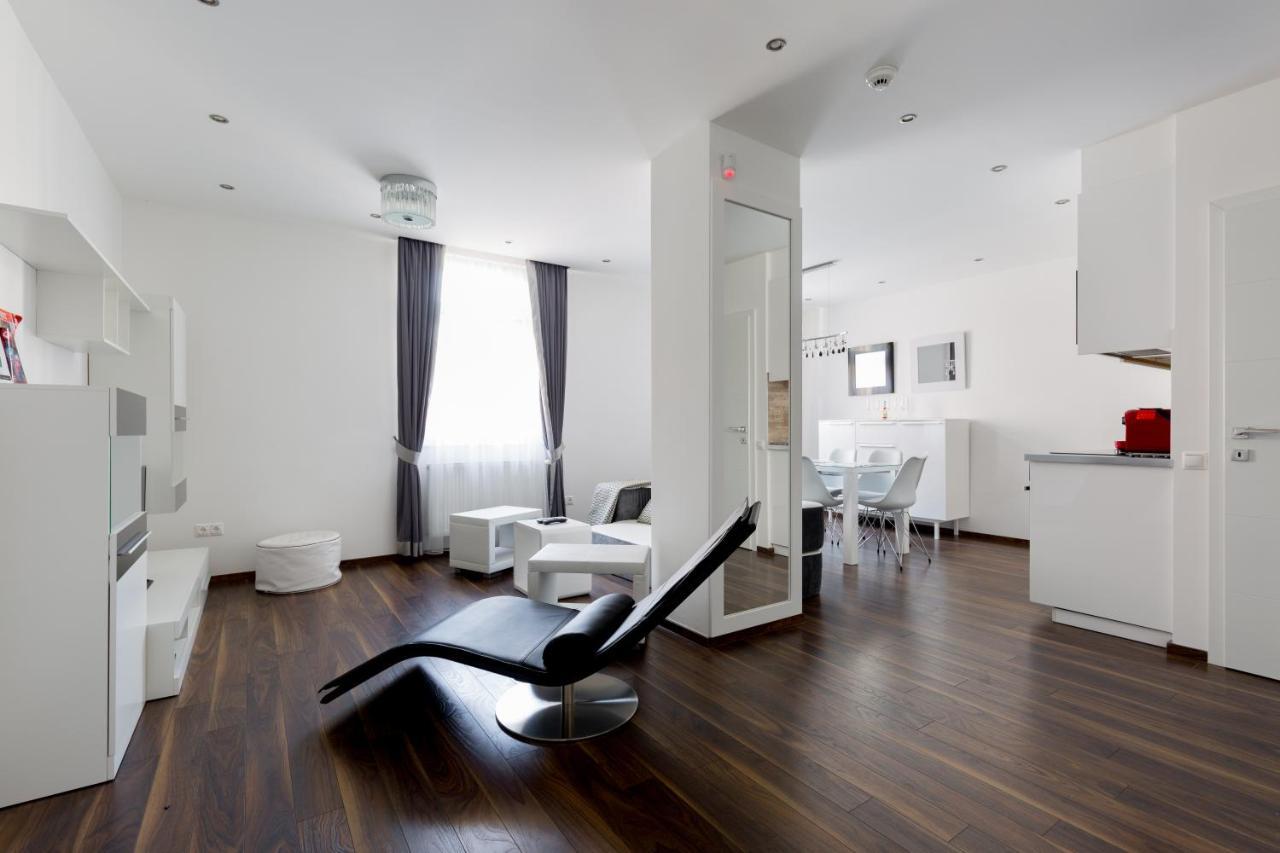 Budapest Central Square 2 Bedrooms Suite - Michaelides Voeroesmarty Square Residences Exterior photo
